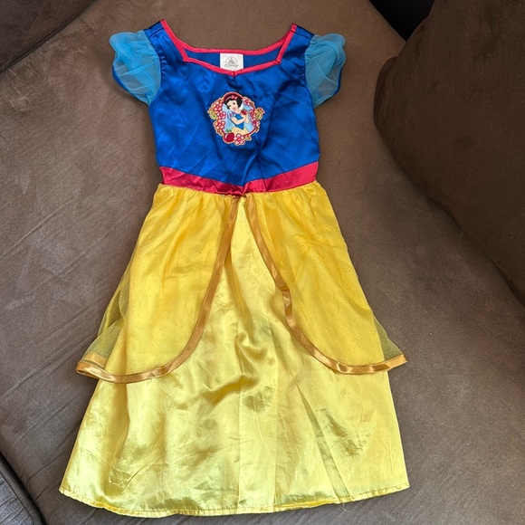 Disney Other - Snow White Costume